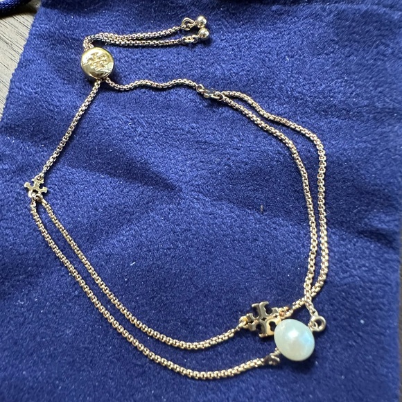 Tory Burch Logo Pearl Slider Bracelet - Picture 6 of 16